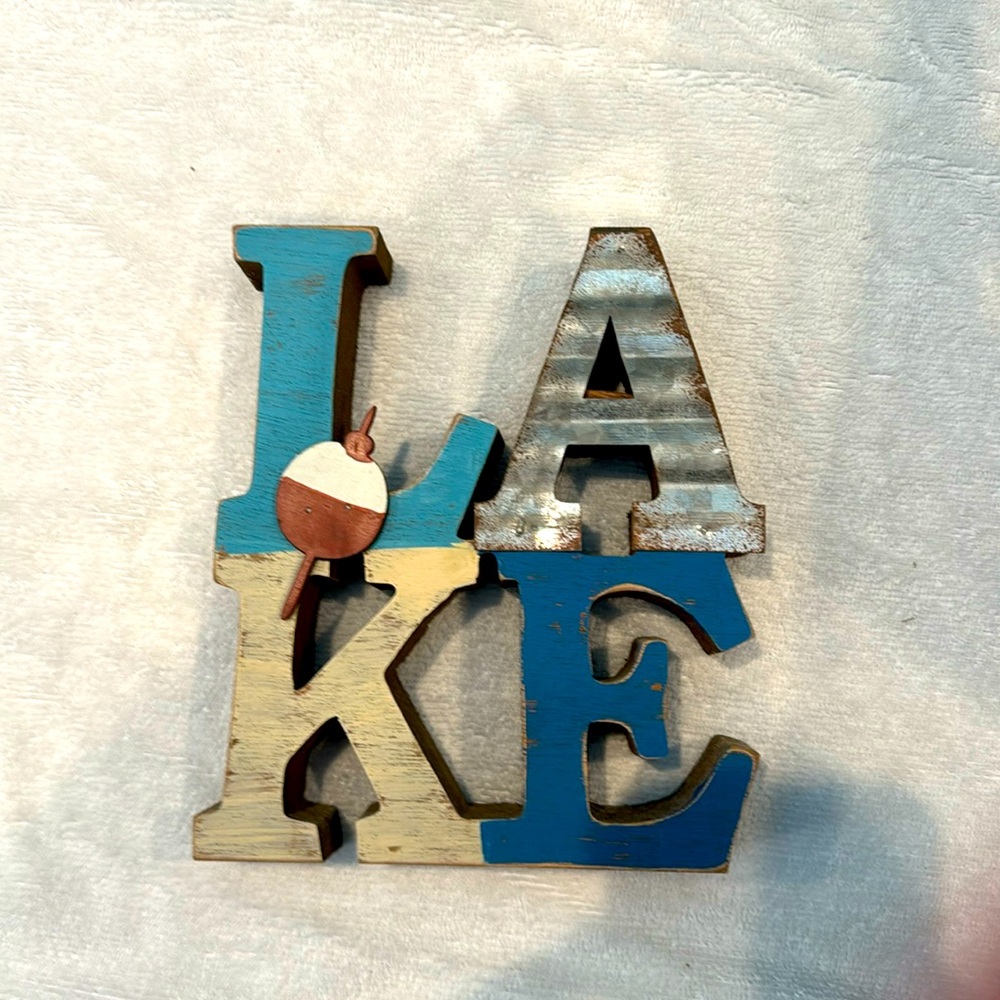 Lake wooden decoration